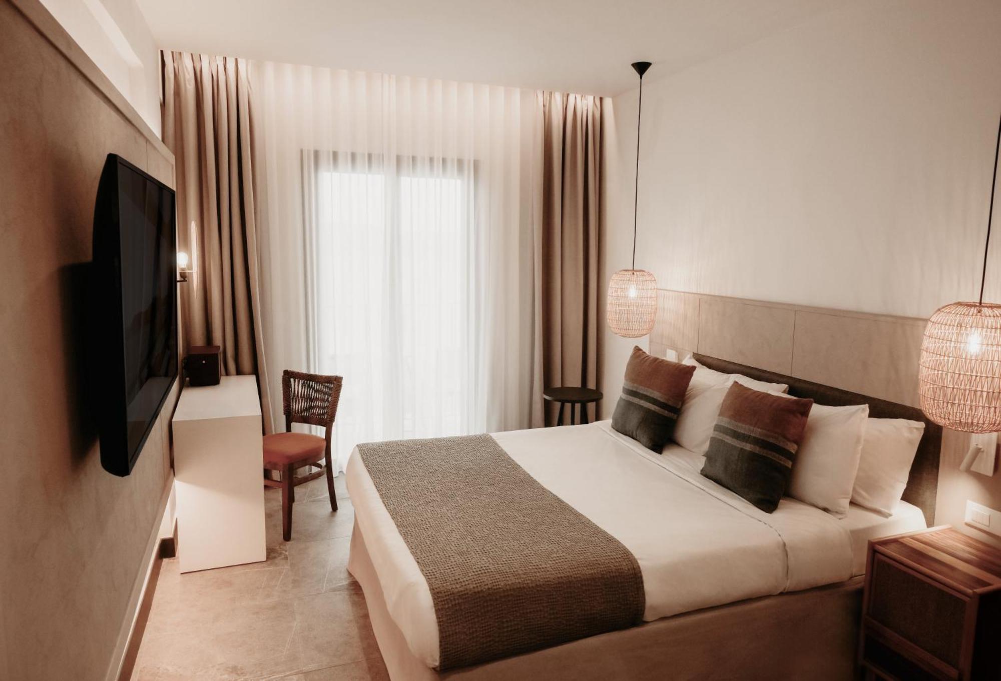 Resort Domes Aulus Resort, Adults Only, Curio By Hilton